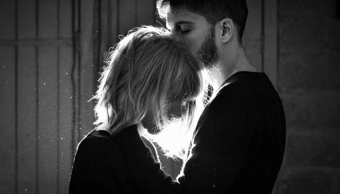 Ты заслуживаешь не того человека, который возвращается, а того, кто не уходит